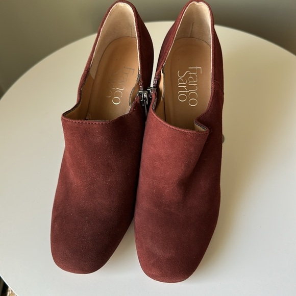 Franco Sarto Suede Side Zip Heeled Booties Merlot Size 6.5 Flawed - Picture 12 of 16